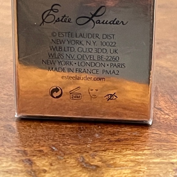 Estée Lauder - Picture 7 of 7